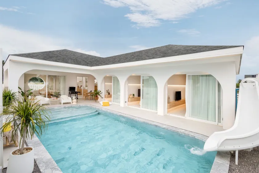 Cabana Pool Villa - Image 1