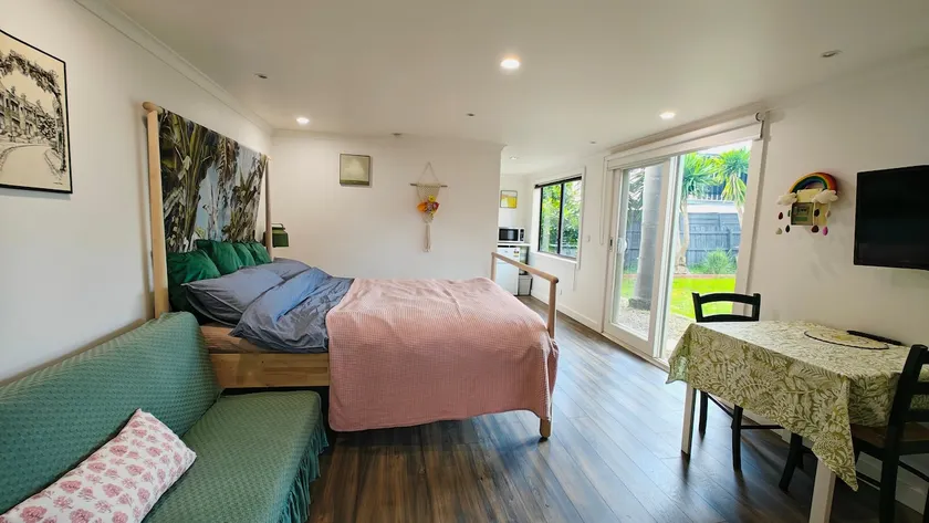 A perfect location granny flat - Image 1