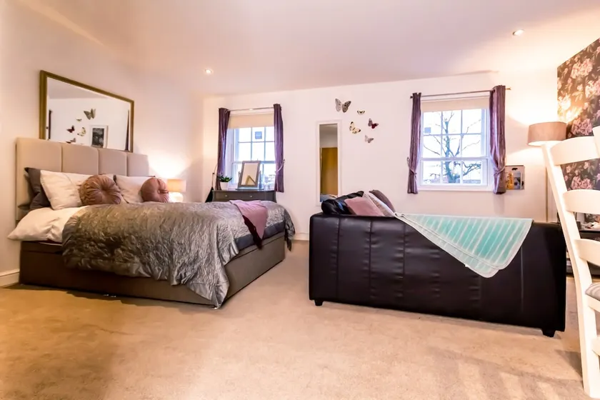 River View Studio Chester City Centre FREE Parking - Image 1