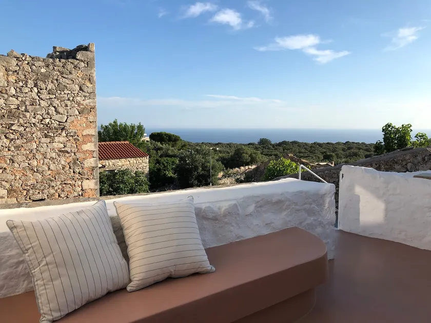 Liakos, serene natural environment with sea view - Image 1