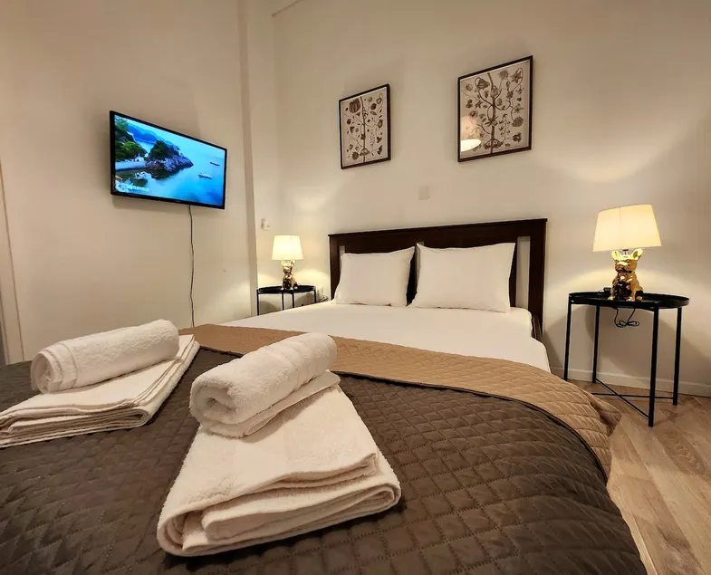 Downtown Athens apartment - Image 1
