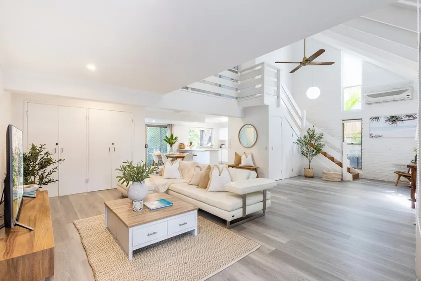 Spacious 3 Bedroom home with large Pool - Image 1