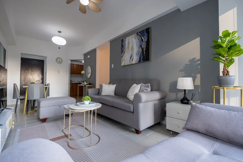 Cozy 2BR in BGC - Fixed Wi-fi 58 Inch UHD TV - Image 1