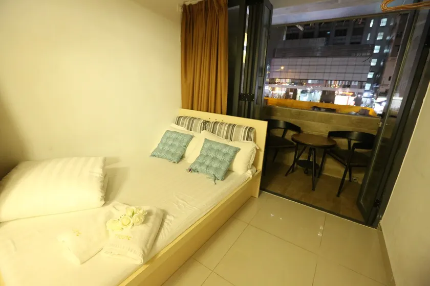 T1CC 2 Bedrooms 2 Balconies/Temple Street Night Market, Jordan Station Exit A 5 Minutes, Self Check-in - Image 1
