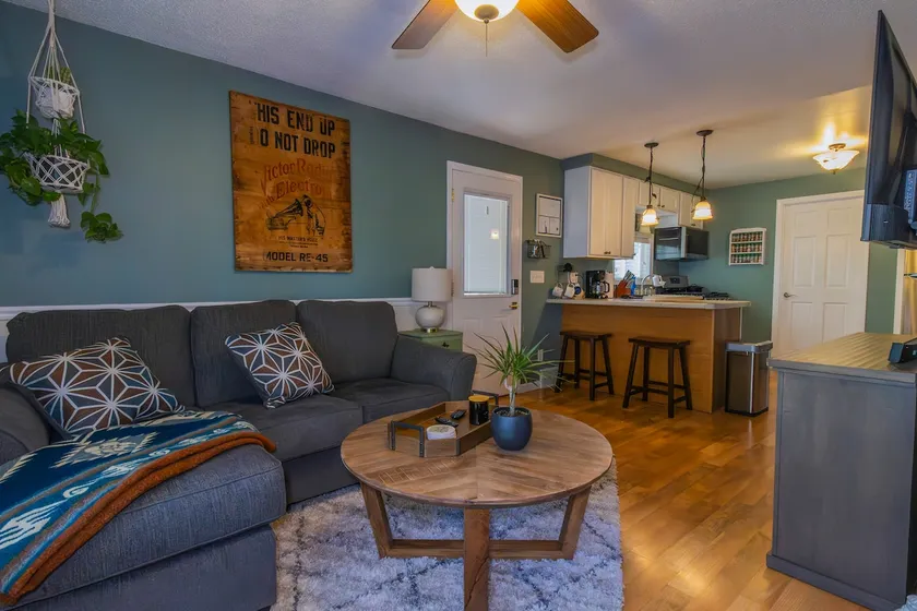 A Simple, Cozy Stay • Eldridge • Pet Friendly - Image 1