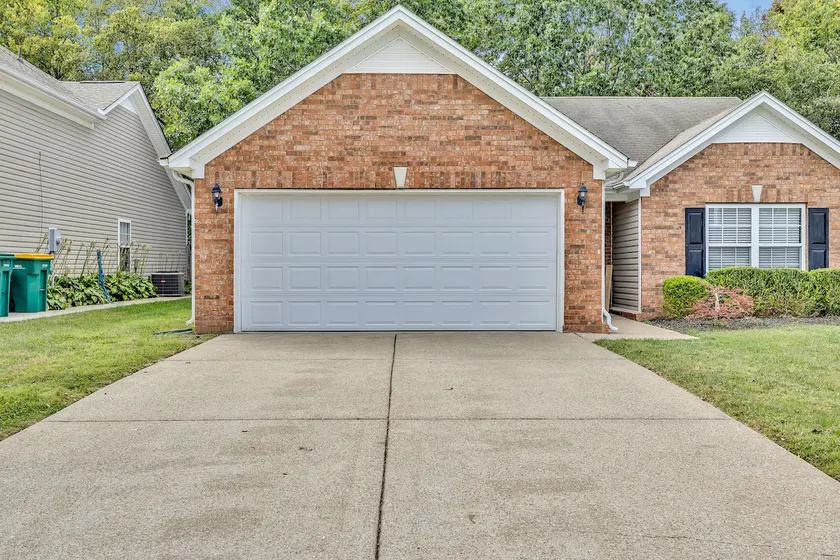 Cozy and Spacious Spring Hill 3BR 2bath Home - Image 1