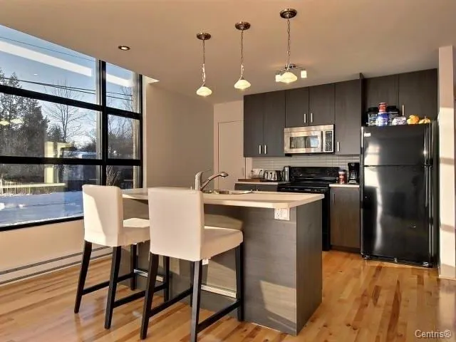 Nice Open Air Condo! Electric charging stations! - Image 1