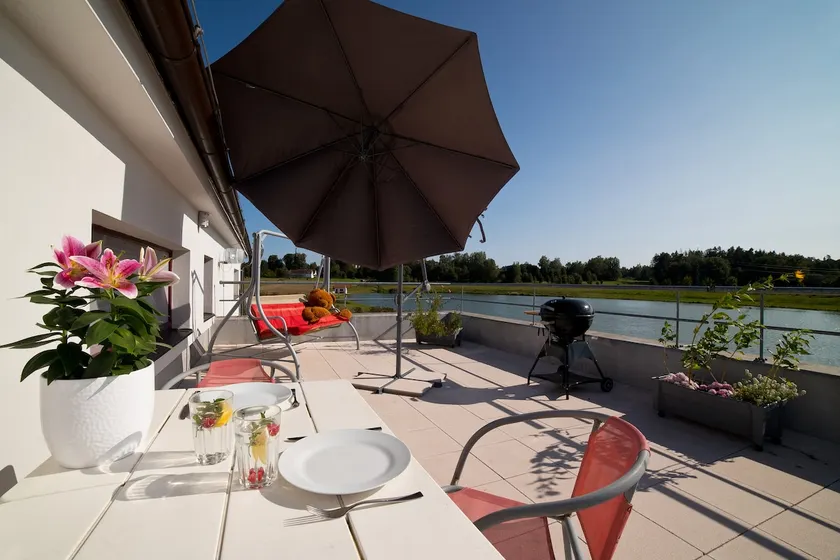 Attic apartment by the pond - Image 1