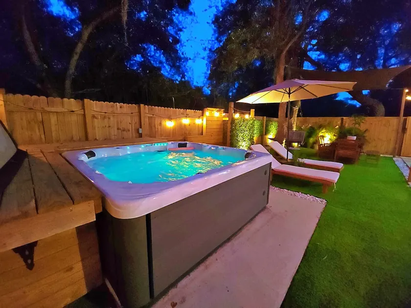 Hidden Gem - Hot Tub/ Fire pit/Hammock/Grill Area - Image 1