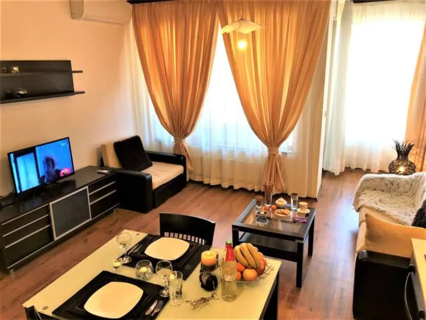 Bliss Suite- 4ppl- Gondola 175 m - Image 1
