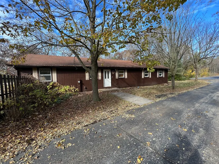 House in Glacier Hills Park - Image 1