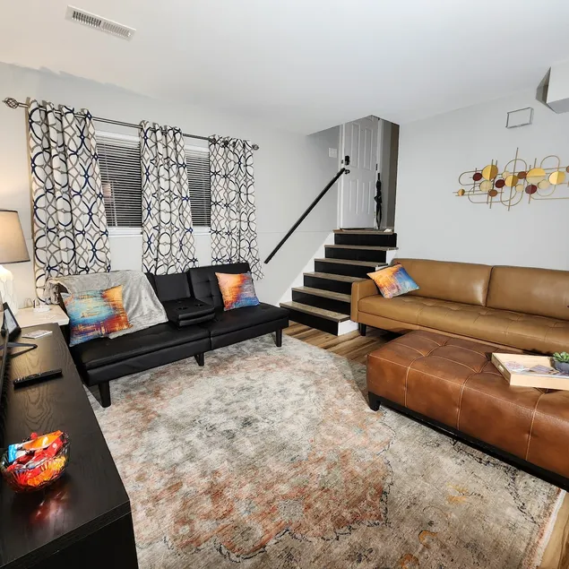 Cozy Mid-Century Modern Townhome - Image 1