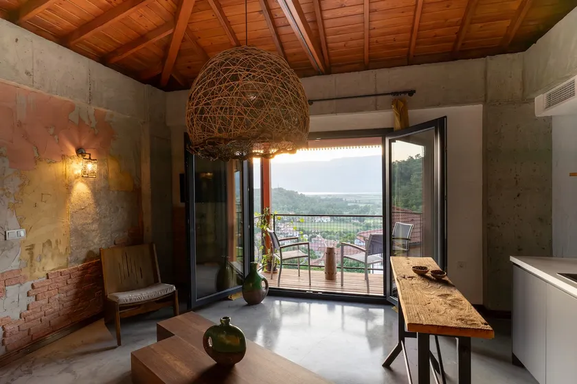 Panoramic View & Colorful Design: Leylek Suite - Image 1