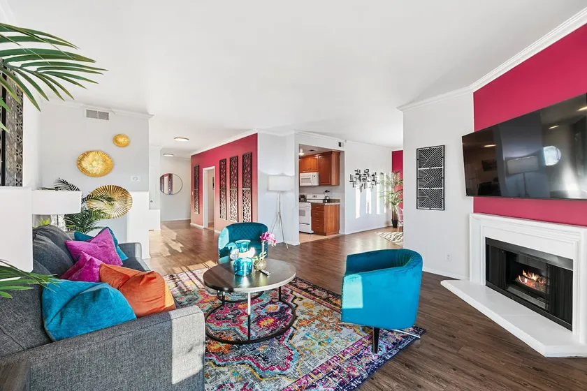 Beverly Hills Getaway 2BR Apt Parking Pool Access - Image 1