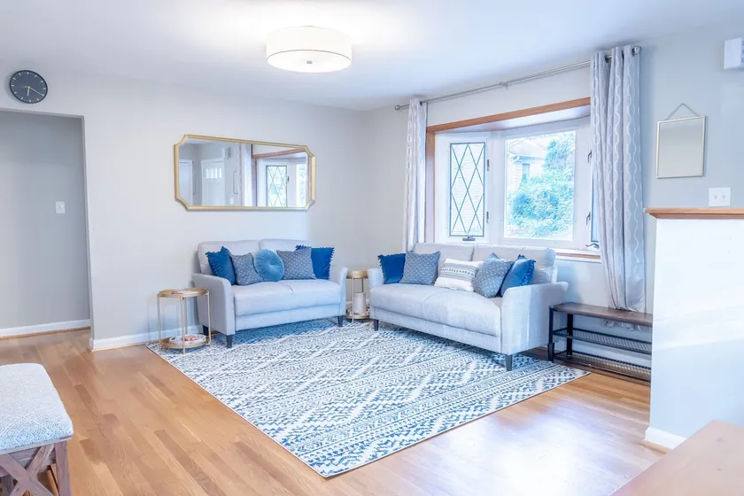 Rare find -Fam Friendly 4 BR-3FullBath House:15-DC - Image 1