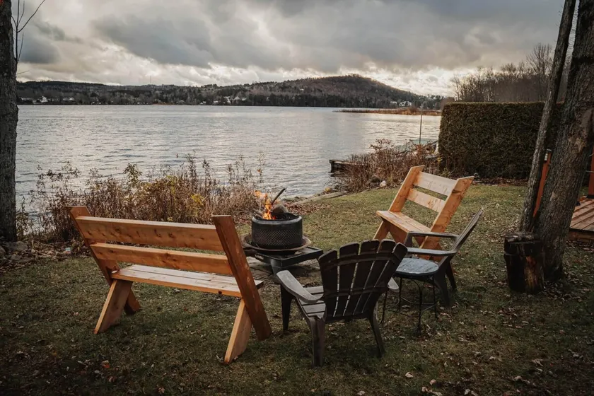 Peaceful cottage located on the shores of the Three Lakes - Image 1