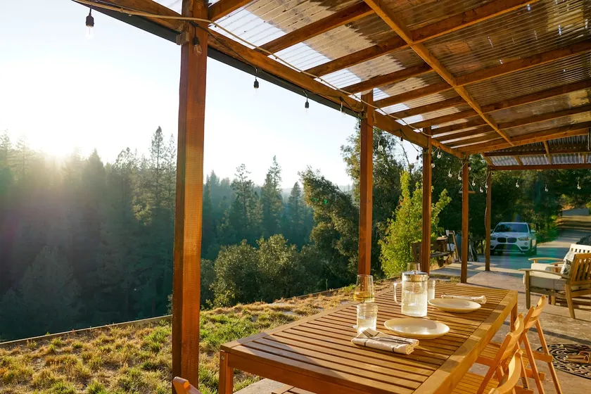 Barn Haus by the Creek - Image 1