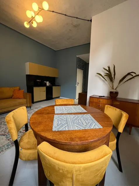 Spacious 2 bedroom apartment on Pyotrkovskaya - Image 1