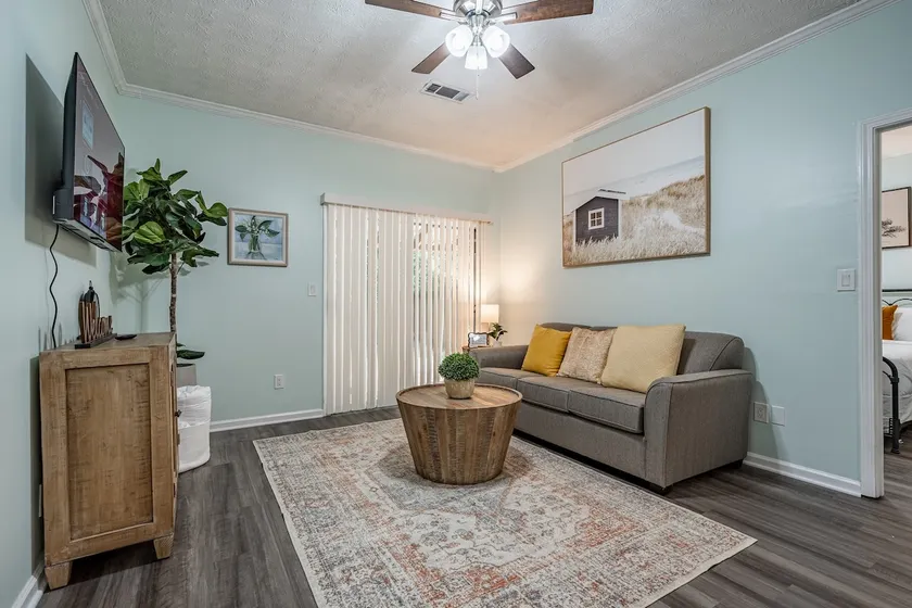 1BR Bungalow Escape | Smart TVs, King Bed & More! - Image 1