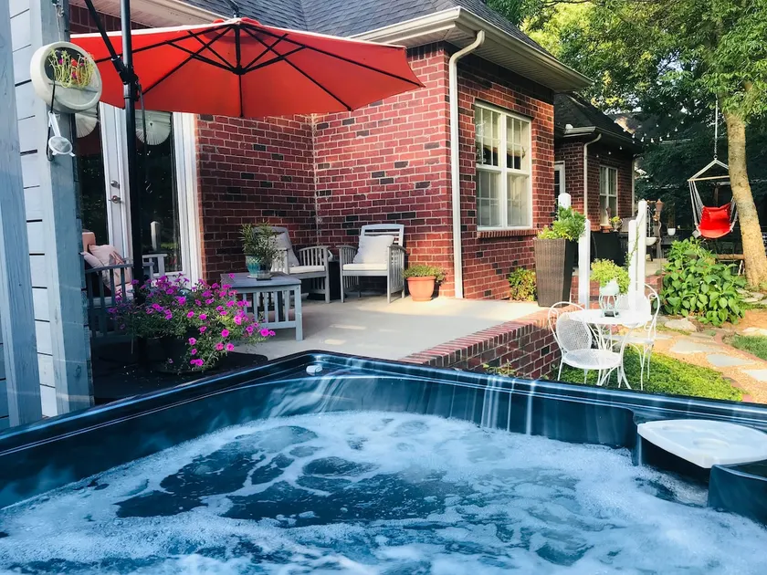 Garden & Gallery - Spa Suite - Image 1