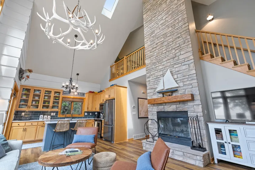 Relaxing waterfront location! - Image 1