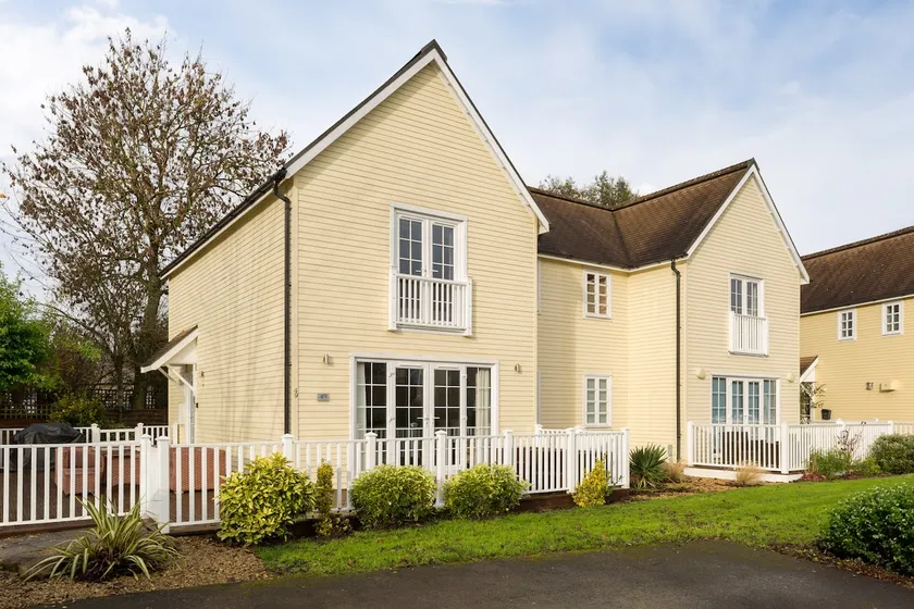Bourton House Windrush Lake - Image 1