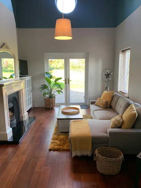 Hawthorn Mews - Contemporary Studio Getaway - Image 1