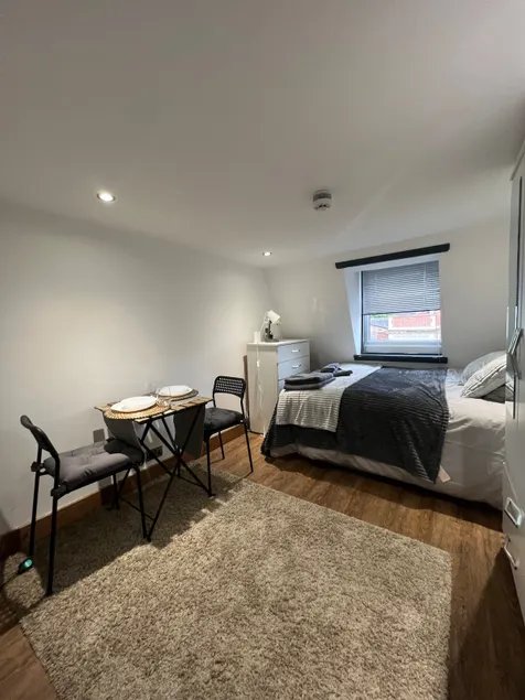 Studio-1 Bedflat Bristol central - Image 1
