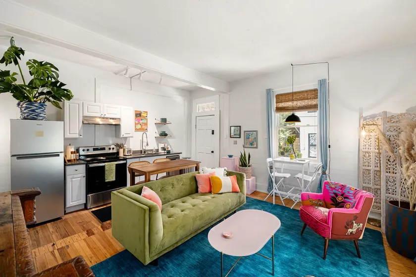 Carroll St Bungalow - Image 1