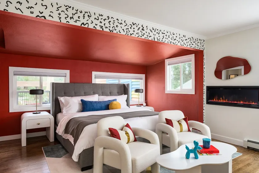 Massive Pop Art Pad! Sleeps 17 10 Mins to Downtown - Image 1