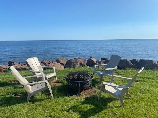 The Yellow Cottage (with hot tub) - Image 1
