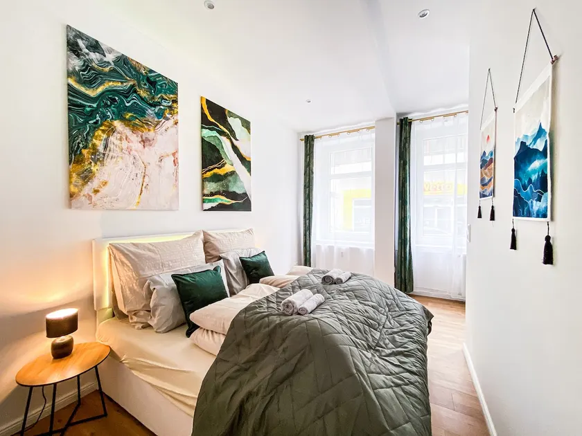 Lovely apartment with rain shower, kitchen + 4K TV - Image 1