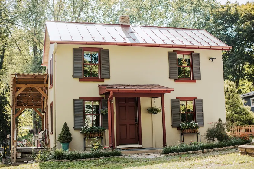 The Creekside Cottage: Downtown | Pet-Friendly - Image 1
