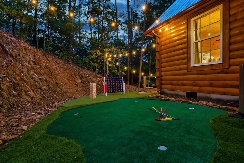 Views, MiniGolf, Skeeball, Mins to PF & Gatlinburg - Image 1