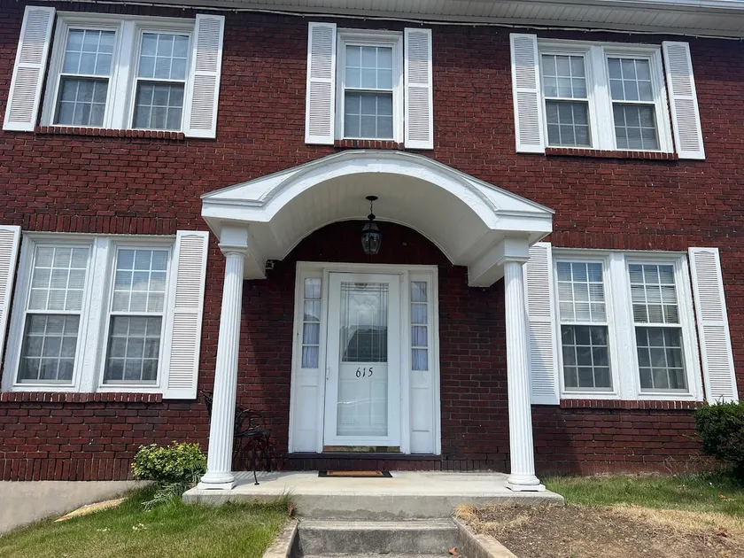 Johnson Heights Getaway - Image 1