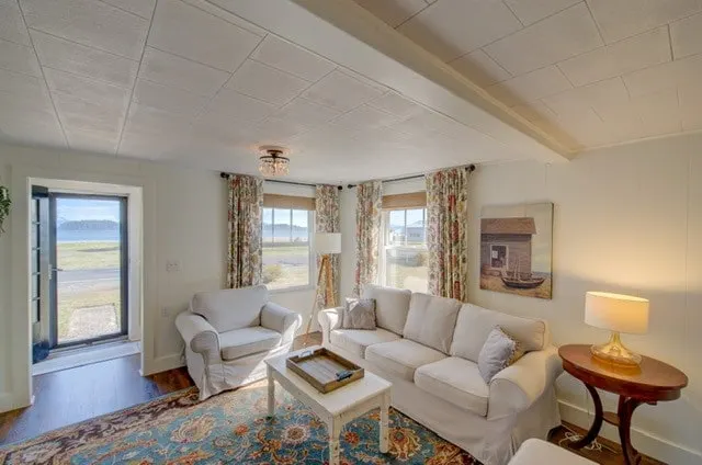 Beautiful Willapa Bay View! The Bay Cottage! - Image 1