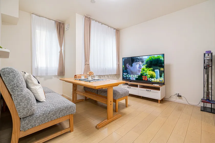 Large family-friendly home: 3 bedrooms/lots of storage space/WI-FI/kitchen/TV/Zhongyuan Station - Tobu Skytree Line 5 min walk - Image 1
