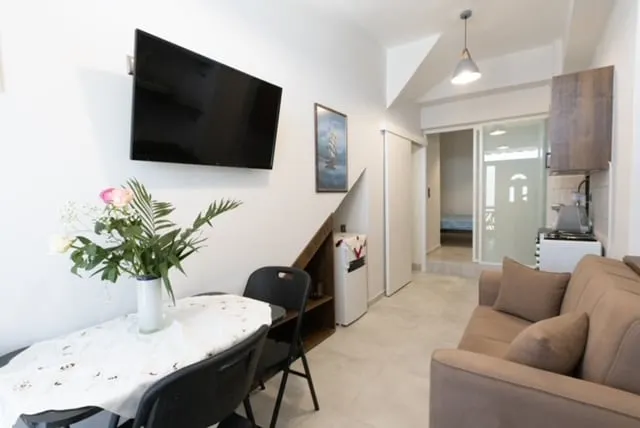 Aigli Guest House - Image 1