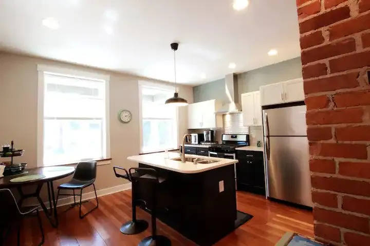 Cincy Chic, Central & Convenient 1BR/1BA - Image 1