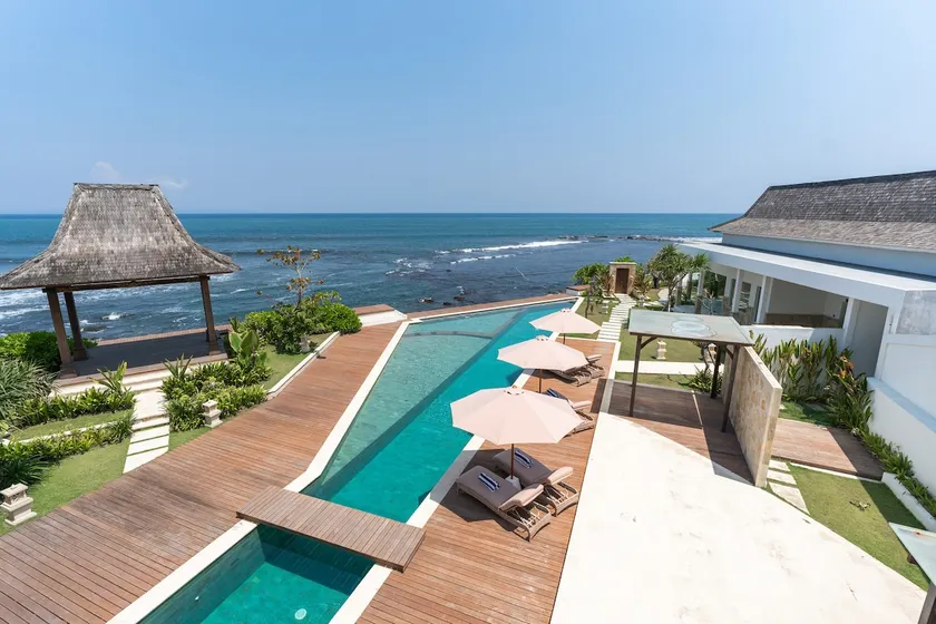 Sukawati Beachfront Luxury 5BDR Villa Private Pool - Image 1