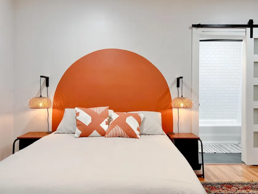The Clay Door Suite w/FREE BIKES - Image 1