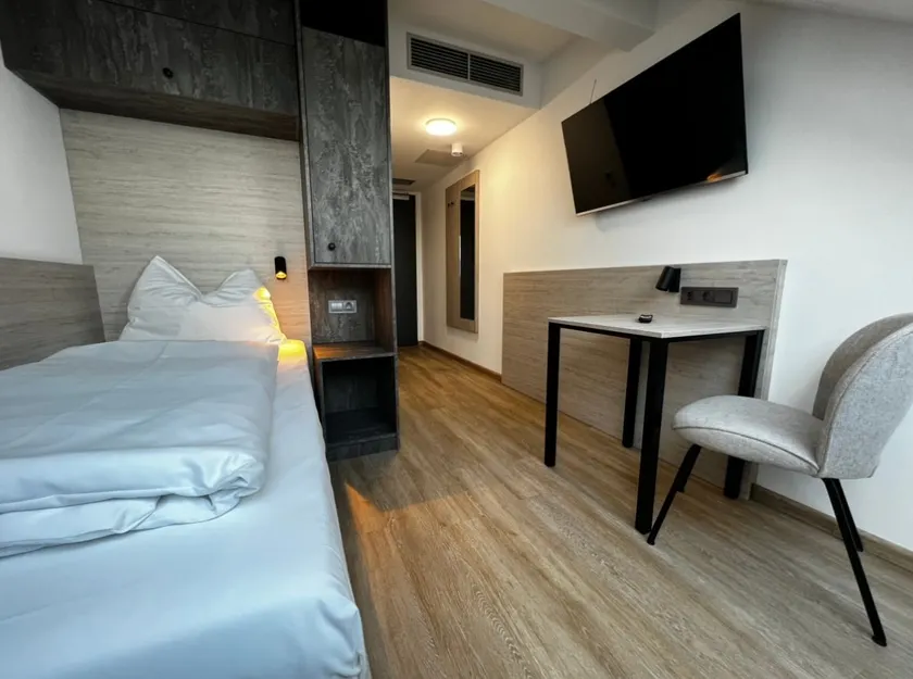 Studio apartment without a kitchen for 1 person - Image 1