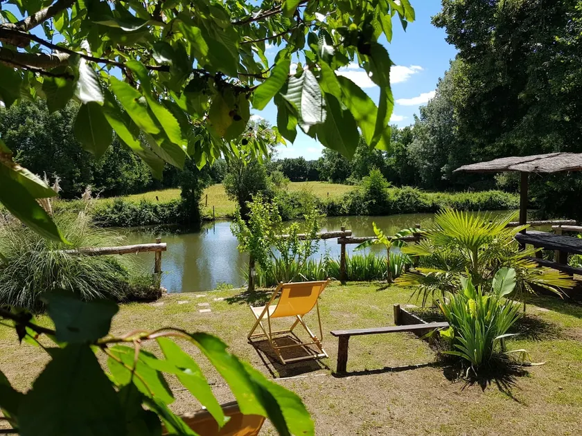 Entire cottage, panoramic view of the river. - Image 1