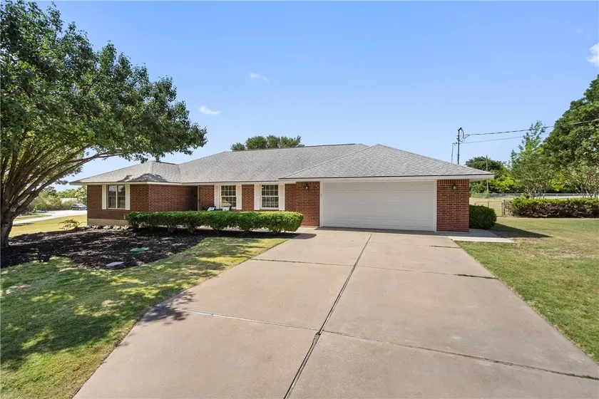 Luxurious Ranch at the heart of Round Rock - Image 1