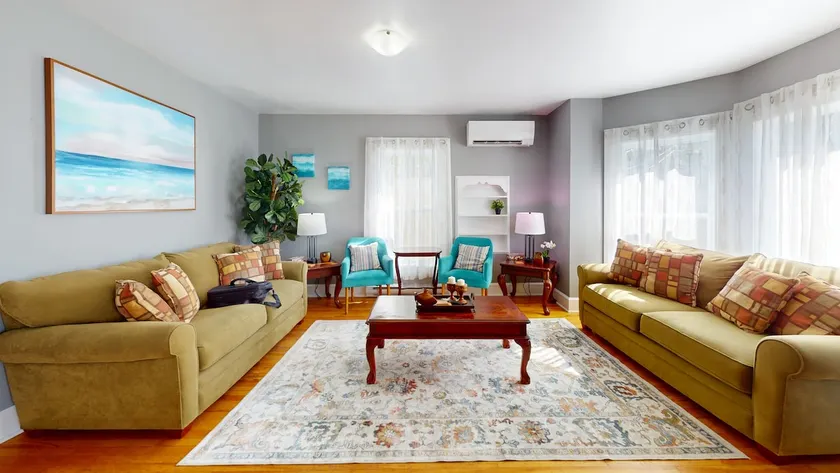 Wolfville Central 4 Family Suite with Style - Image 1