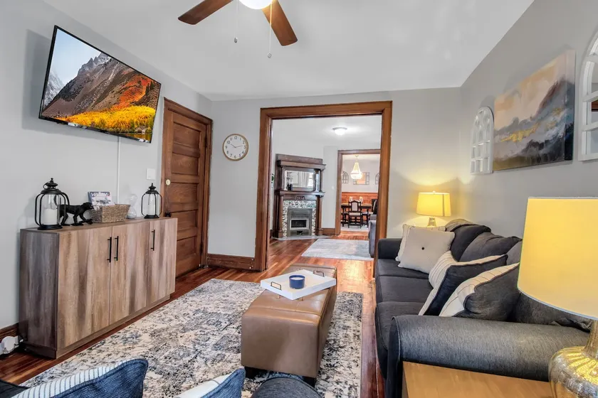 Great Buffalo Flat by Downtown, Stadium & Food - Image 1