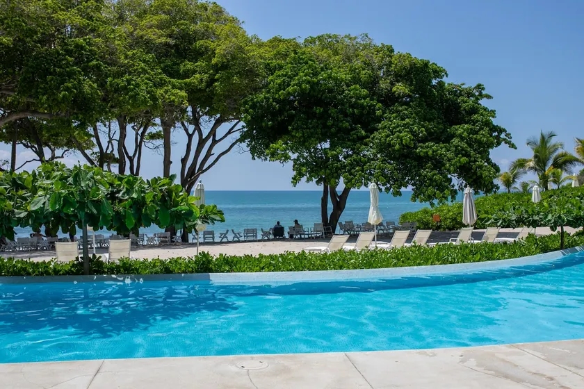 Luxurious Private Beach Getaway - Image 1