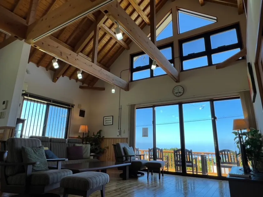 Ocean Hills Villa on a hill where you can feel the light, greenery, wind, sky, and sea - Image 1