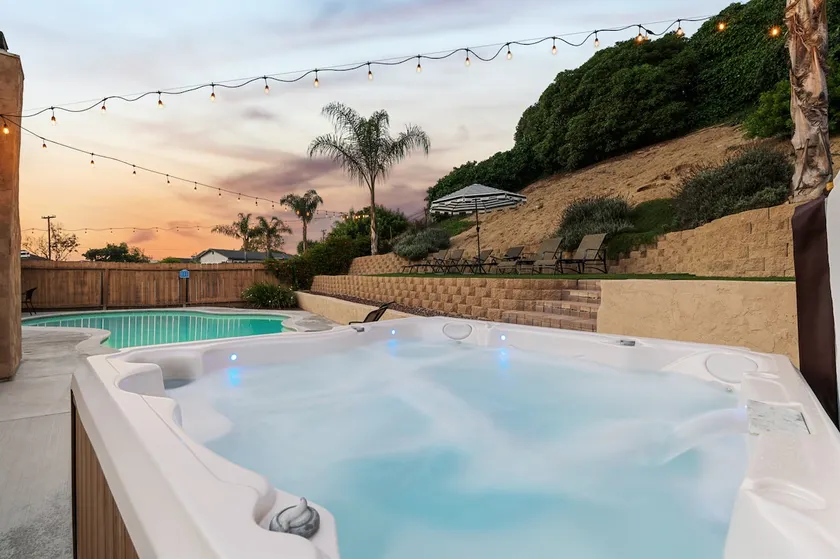 Oceanside Outdoor Dream with pool , spa, and BBQ - Image 1
