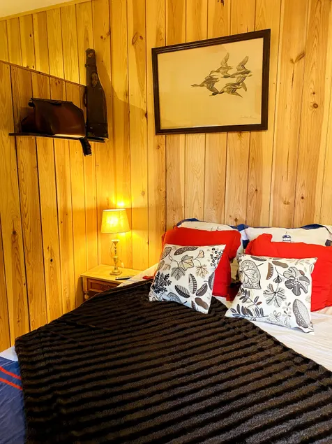 Cozy guest room - Image 1